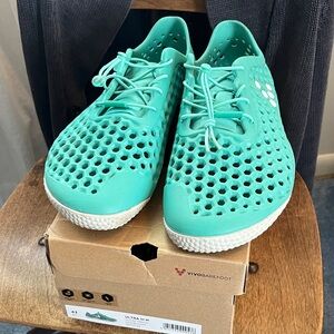 Vivo Barefoot Ultra III M Men's Shoe Size 43 in Aqua and White
